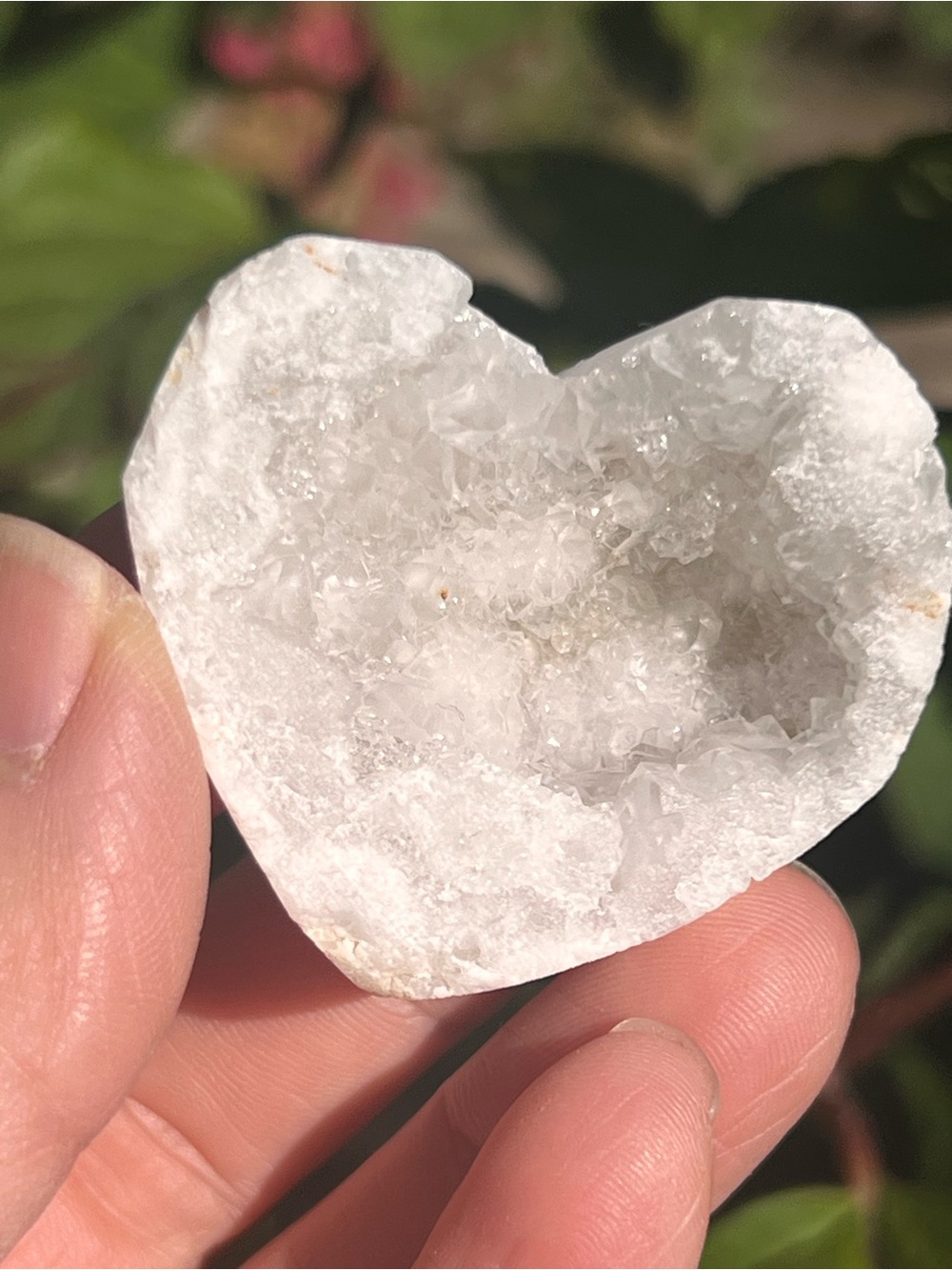 Quartz (1) Geode heart with stand | crystal